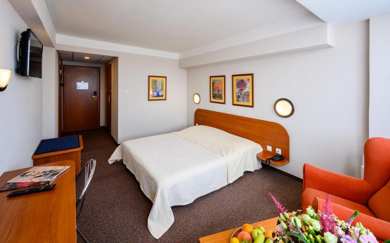 Hotel Lux Banská Bystrica Eksteriør billede